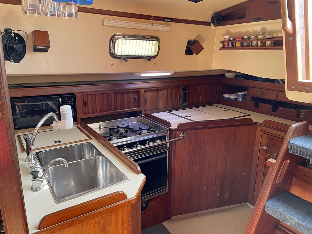 The galley in an IP40 sailboat
