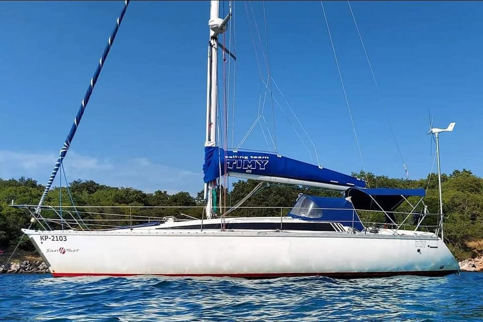Jeanneau Sun Fast 39 sailboat