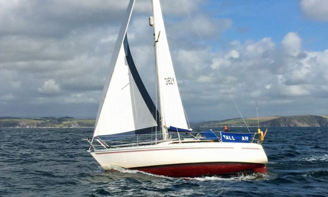 'Tallulah', a Jeanneau Attalia 32 cruising yacht reaching home from Salcombe to Plymouth UK.