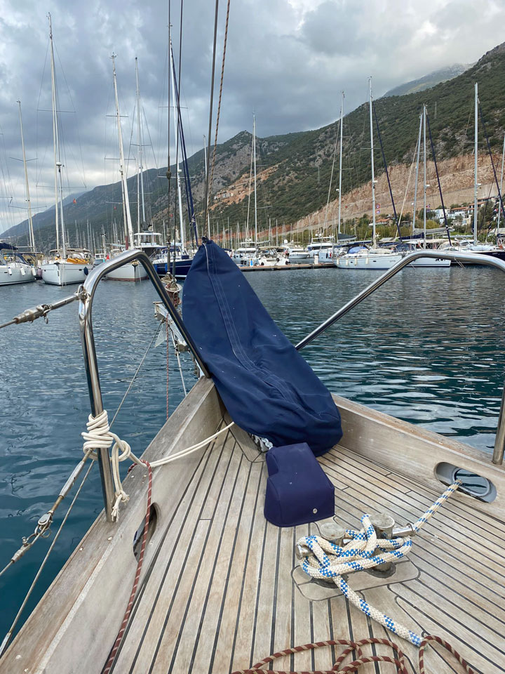 Hout Bay 40 'Mirage' Foredeck