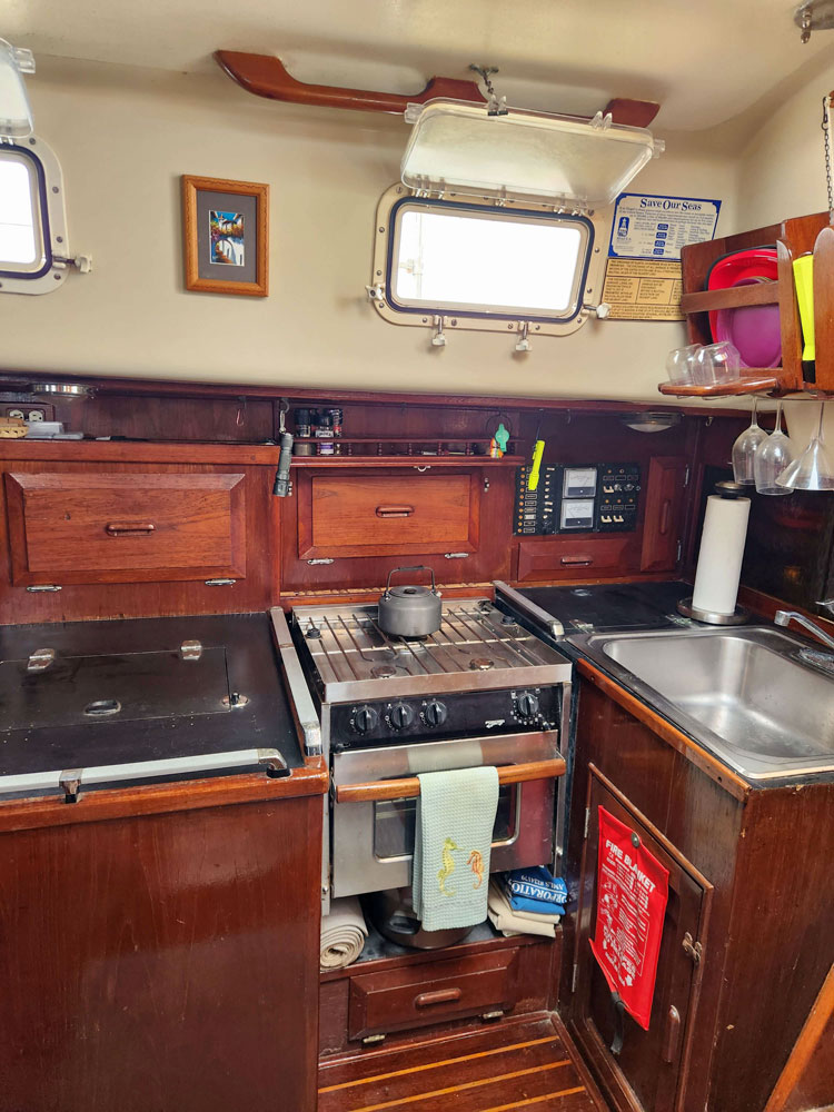 Morgan Out Island 37 galley