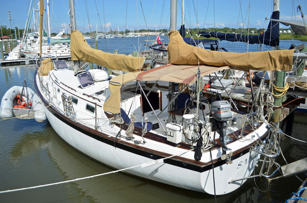 Pearson 424 ketch sailboat