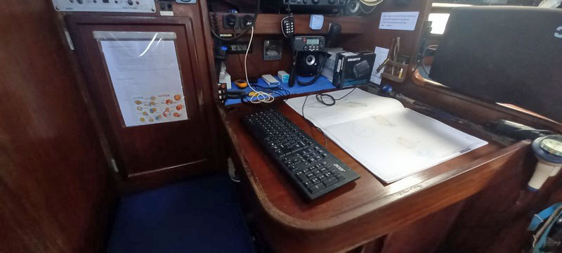 Gib'Sea 126 Pegasus, nav station (1)