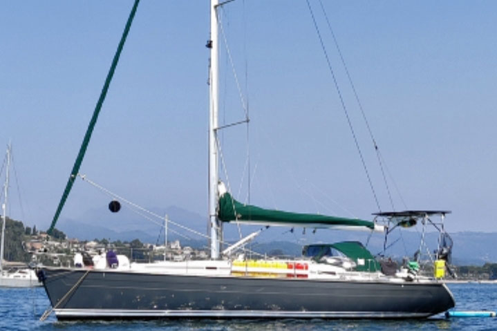 'Pinta', Bavaria-44, anchored