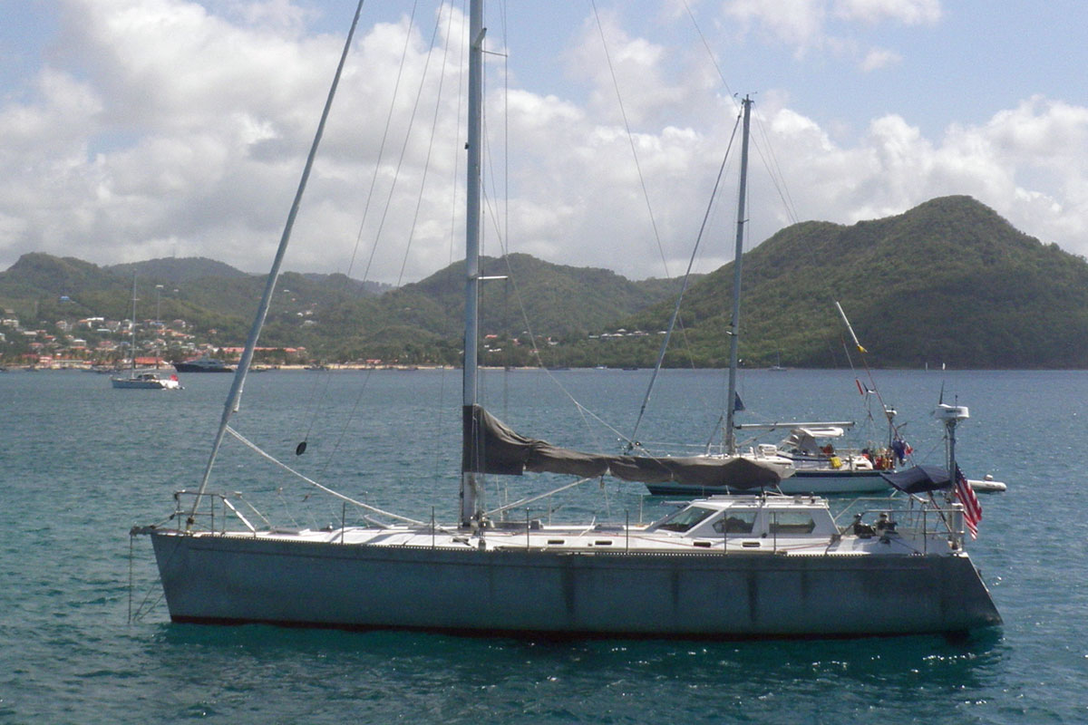 'Silver Bullet', a Hike Metal 55 at anchor