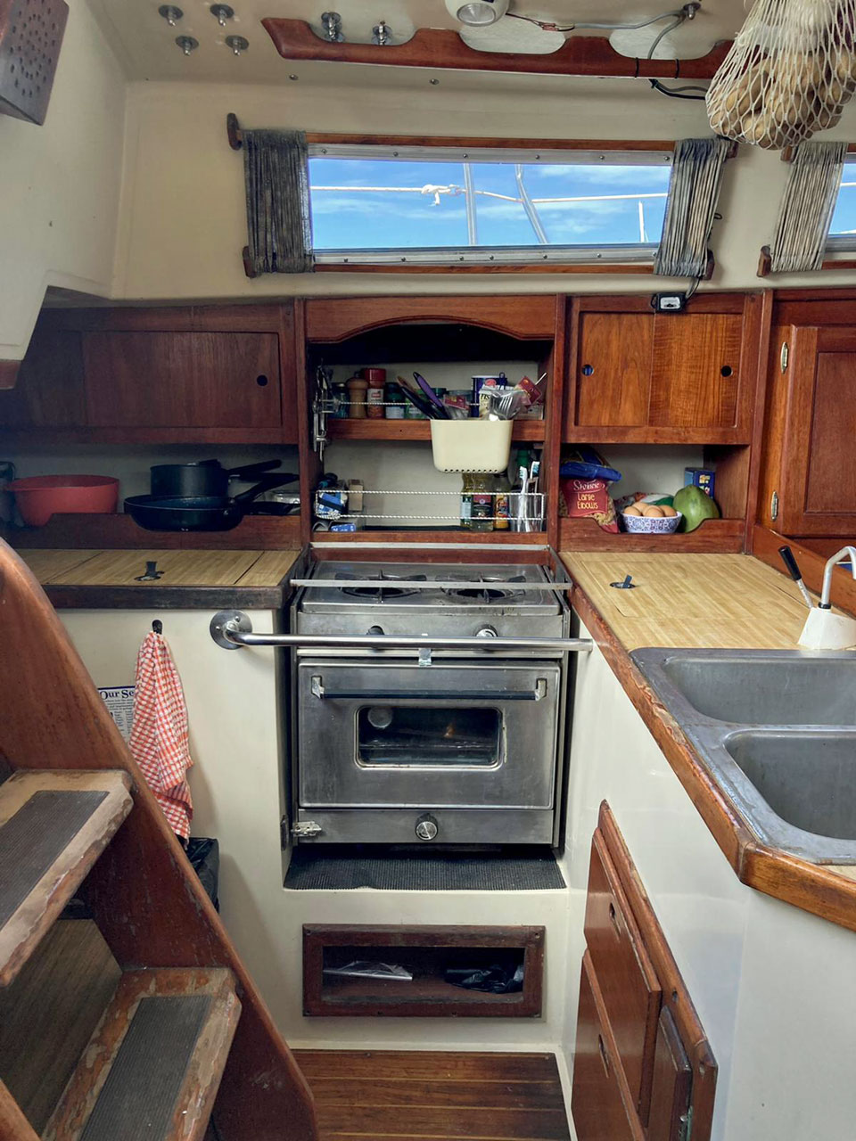 Catalina 36 'Barefoot' galley