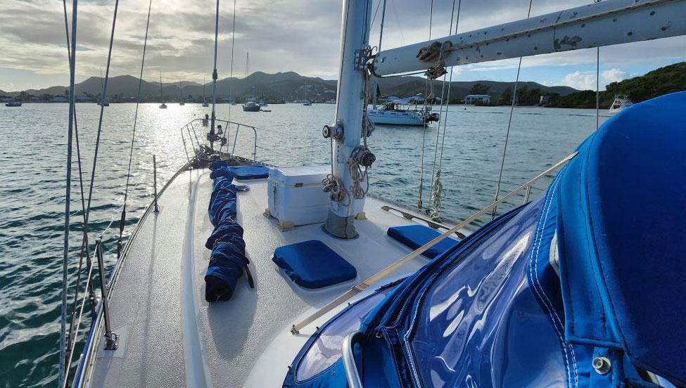 Morgan 41, 'Dream Maker', wet foredeck 