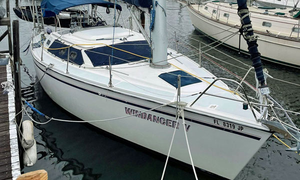 'Windancer V', a Hunter Vision 32 Sailboat for Sale