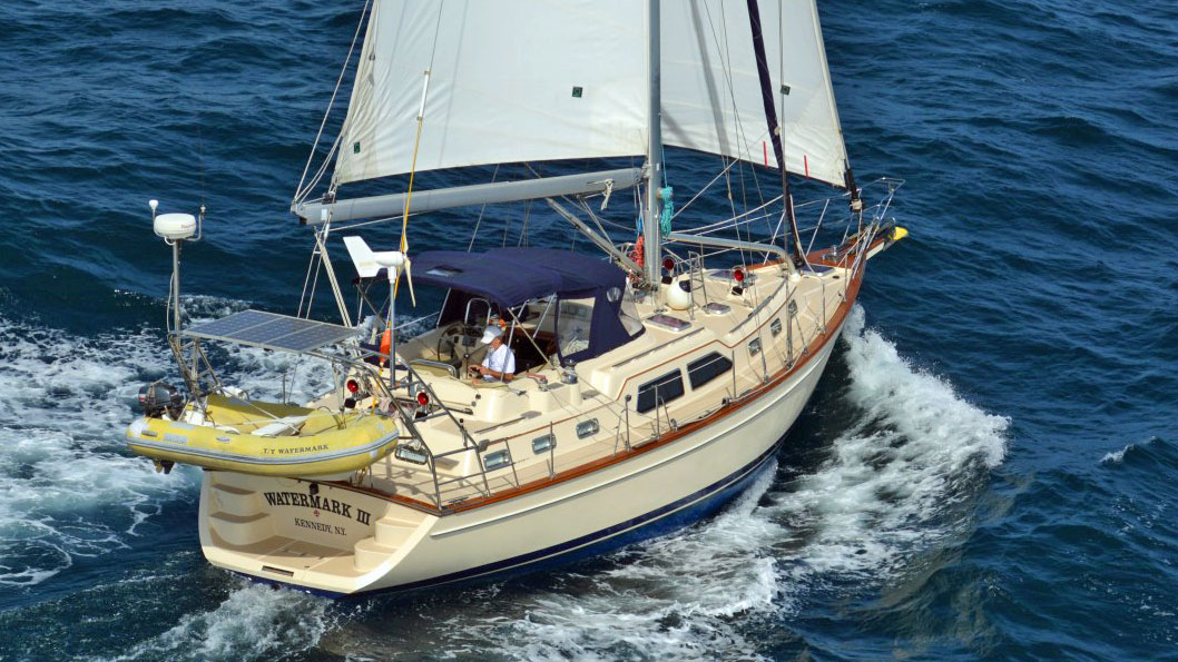 Loose-footed mainsail on an IP445