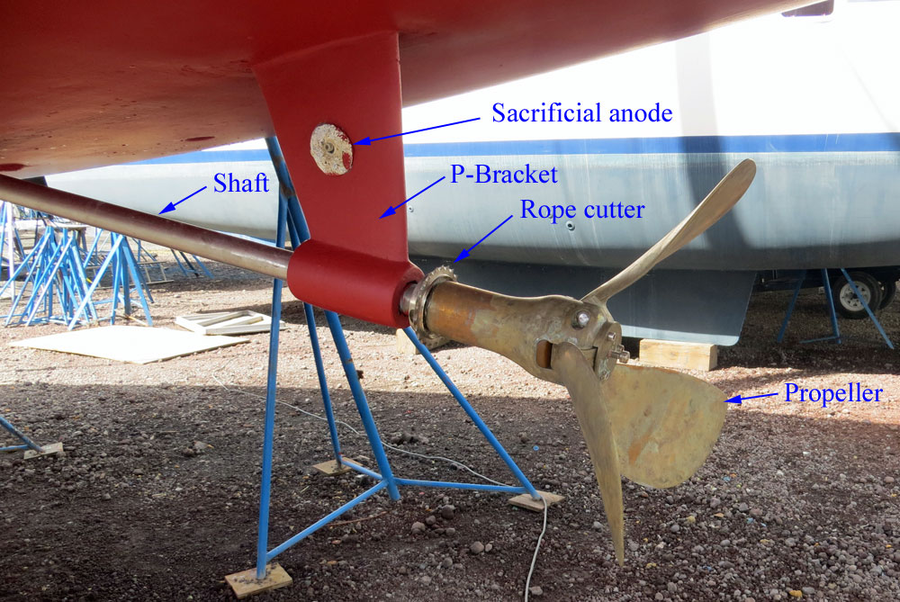Sailboat propeller arrangement